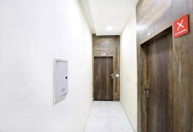 Oyo 14720 Hotel G R Highway