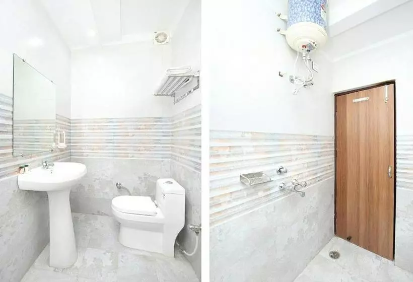Oyo 14720 Hotel G R Highway