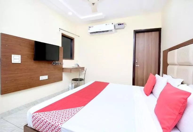Oyo 14720 Hotel G R Highway