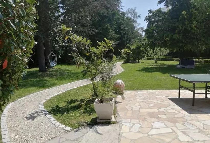 Majatalo Les Pierres De Chevreuse