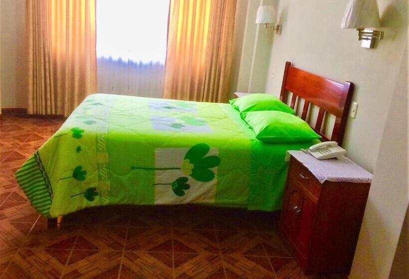 הוסטל Hostal Residencial Lino