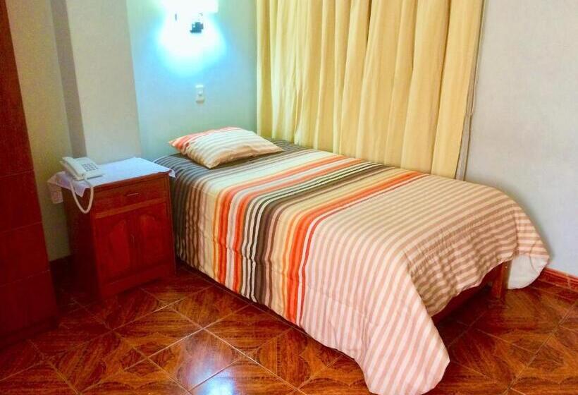 הוסטל Hostal Residencial Lino