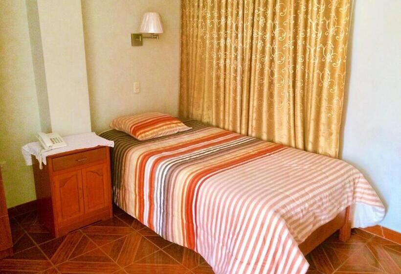 הוסטל Hostal Residencial Lino