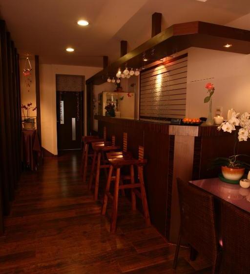 تختخواب و صبحانه Moonlight Ocean