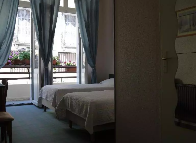هتل Hôtel Saint Charles