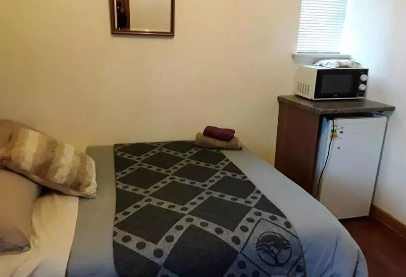 ペンション Victoria Oaks Guesthouse