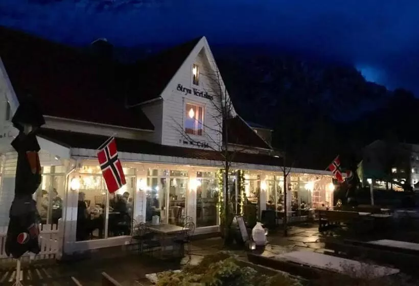 ペンション Stryn Kaffebar & Vertshus