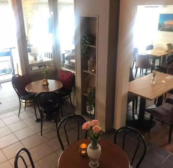 ペンション Stryn Kaffebar & Vertshus