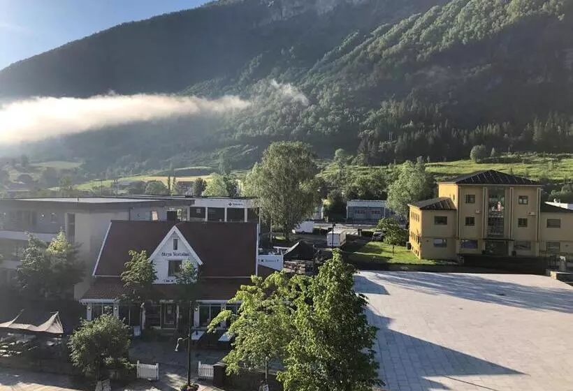 ペンション Stryn Kaffebar & Vertshus