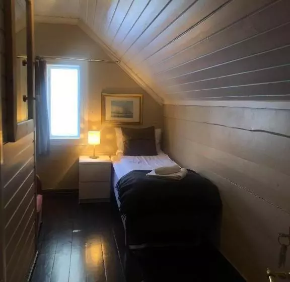 ペンション Stryn Kaffebar & Vertshus