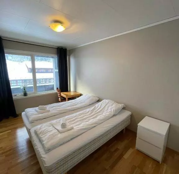 ペンション Stryn Kaffebar & Vertshus