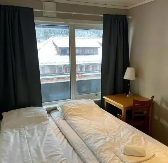 ペンション Stryn Kaffebar & Vertshus