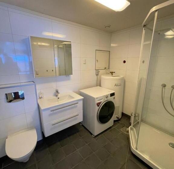 膳宿费 Stryn Kaffebar & Vertshus