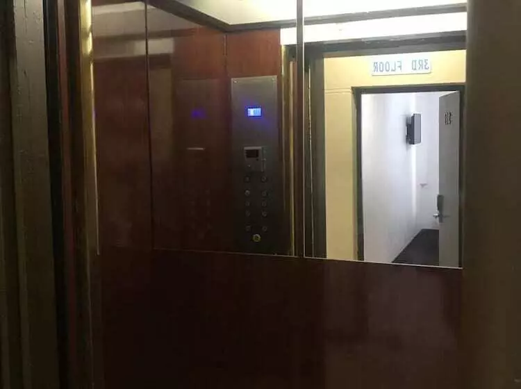 ホテル Businessburg
