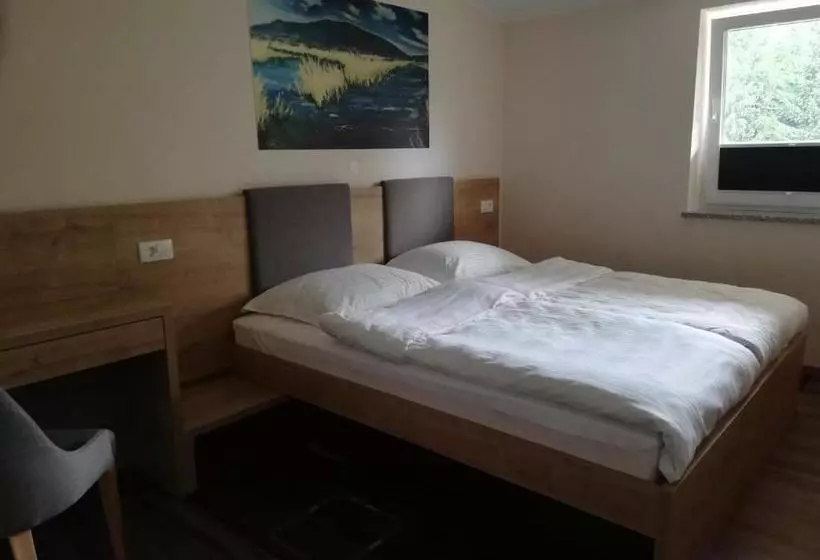 پانسیون Gostilna S Prenočišči Pav