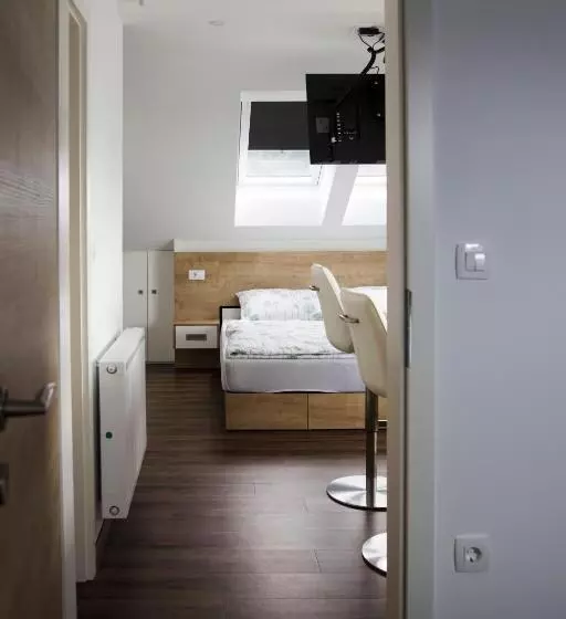 پانسیون Gostilna S Prenočišči Pav