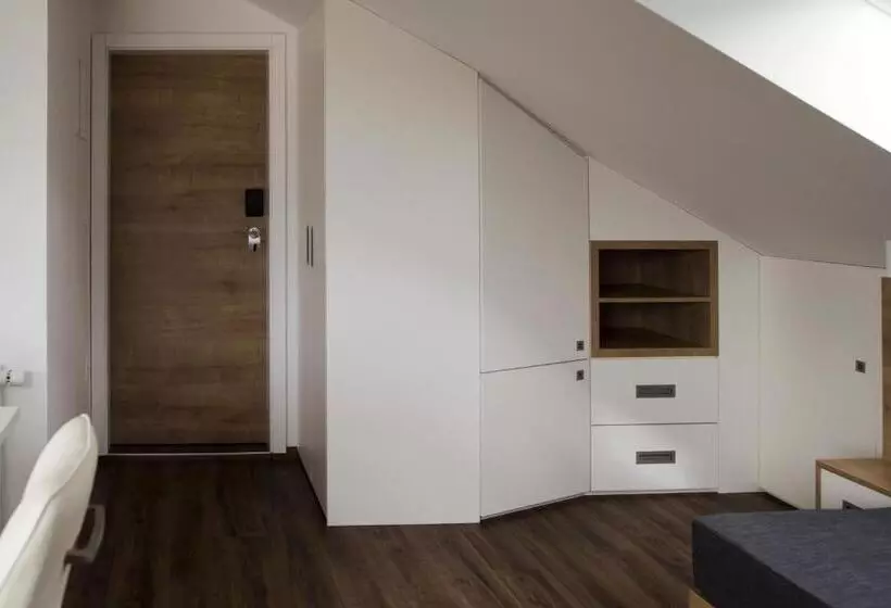 پانسیون Gostilna S Prenočišči Pav