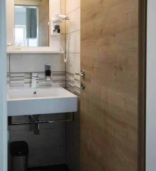 پانسیون Gostilna S Prenočišči Pav