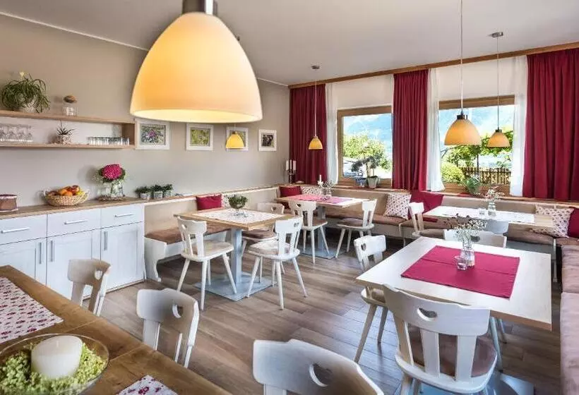 ペンション Niederhof Life