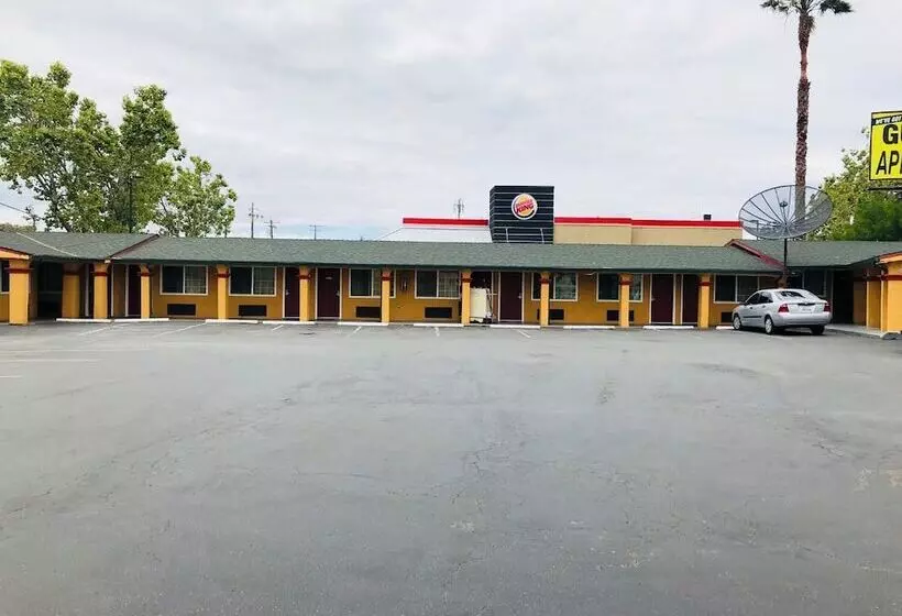モーテル Bayshore Inn