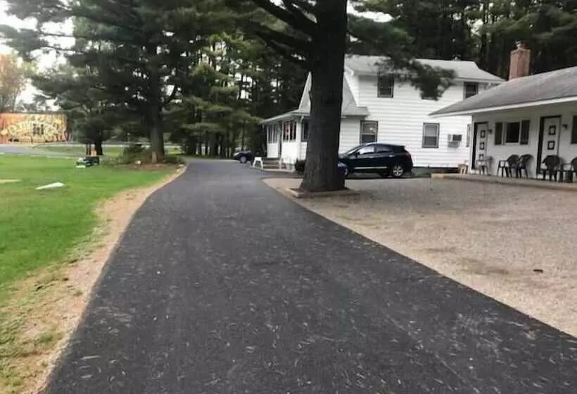 Catskill Motor Court Motel