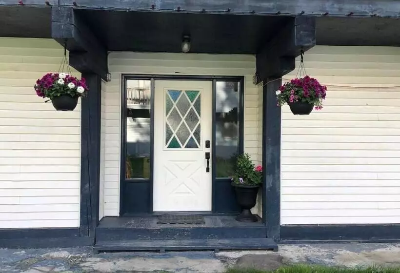 Majatalo Bear Valley Guesthouse