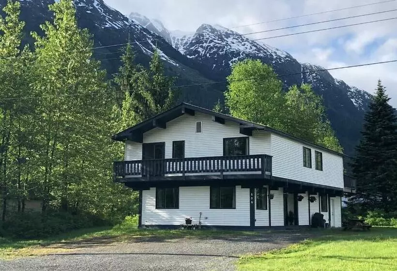 Majatalo Bear Valley Guesthouse