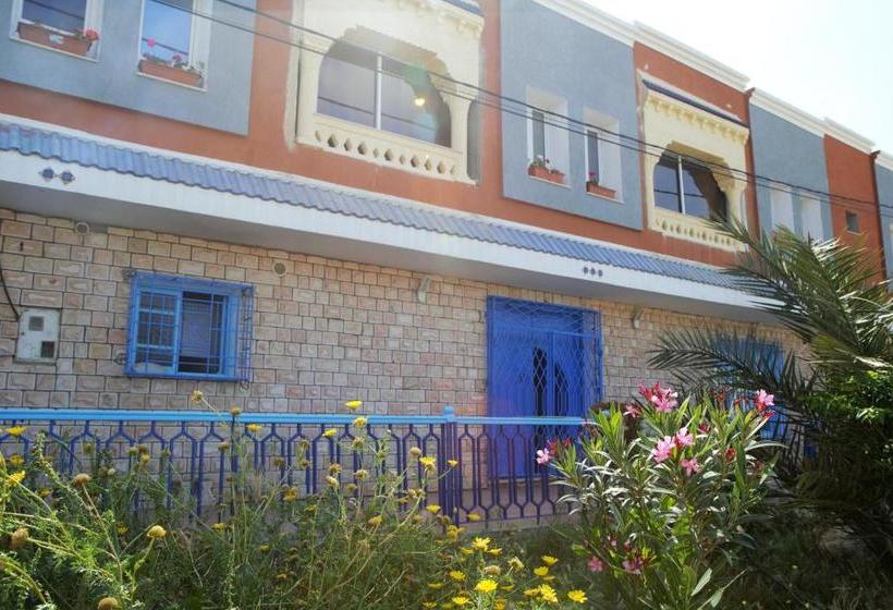 ペンション L'hirondelle De Kelibia : Chez Amou