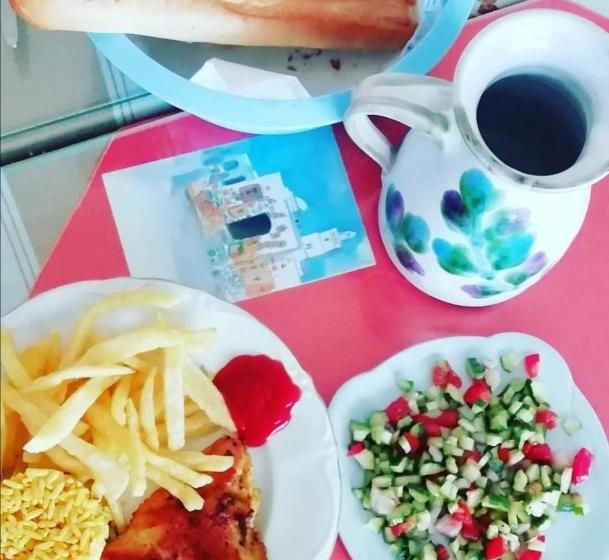 ペンション L'hirondelle De Kelibia : Chez Amou