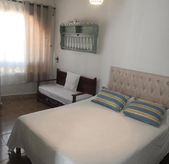 ペンション L'hirondelle De Kelibia : Chez Amou