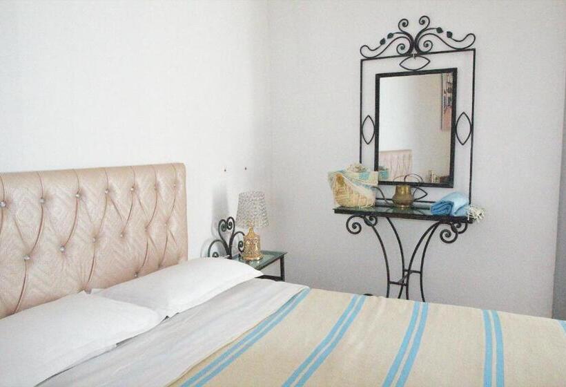 ペンション L'hirondelle De Kelibia : Chez Amou