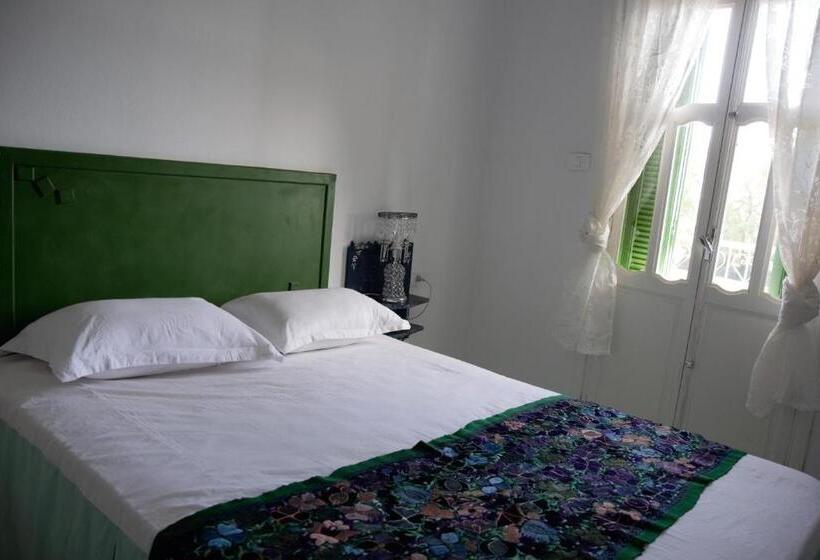 ペンション L'hirondelle De Kelibia : Chez Amou