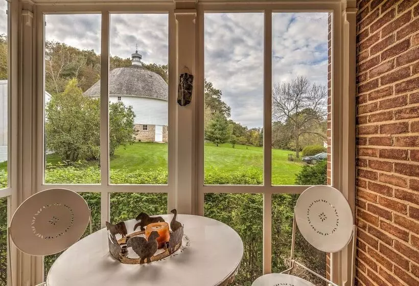 Round Barn Farm B & B Event Center