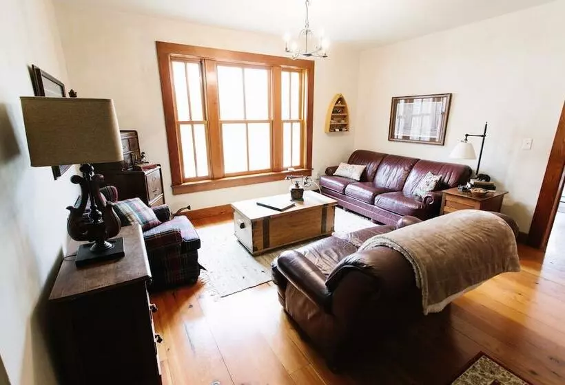 Round Barn Farm B & B Event Center