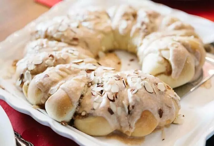 Round Barn Farm B & B Event Center