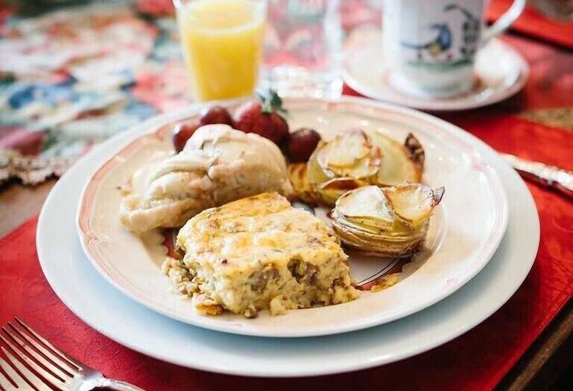 Round Barn Farm B & B Event Center