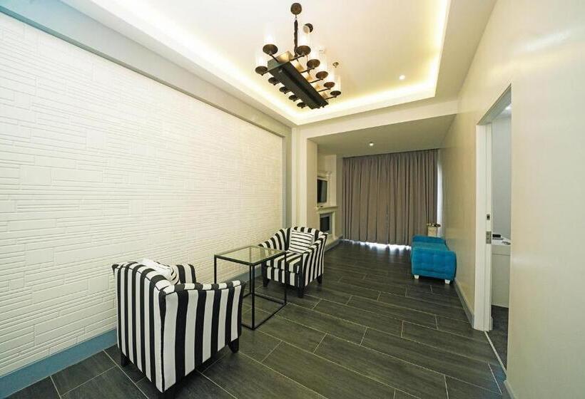 Hotel Carlito Tagaytay