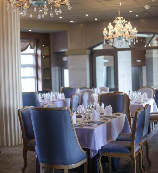 Hotel Carlito Tagaytay