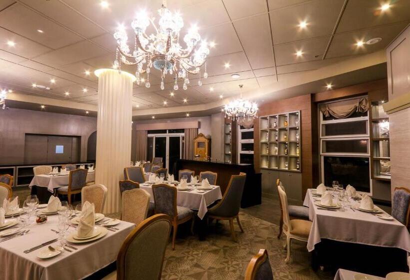 Hotel Carlito Tagaytay