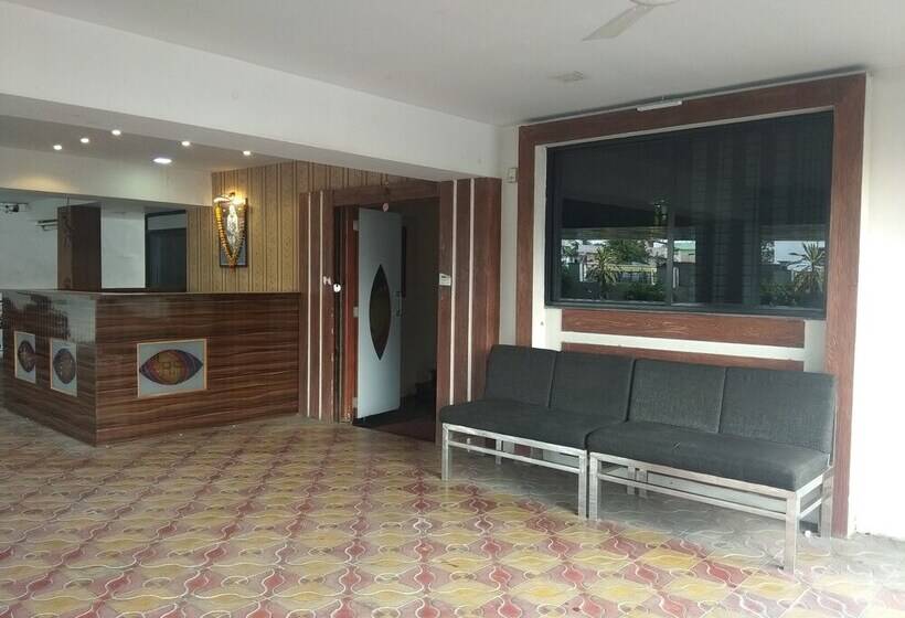 Jk Rooms 128 Hotel Rr