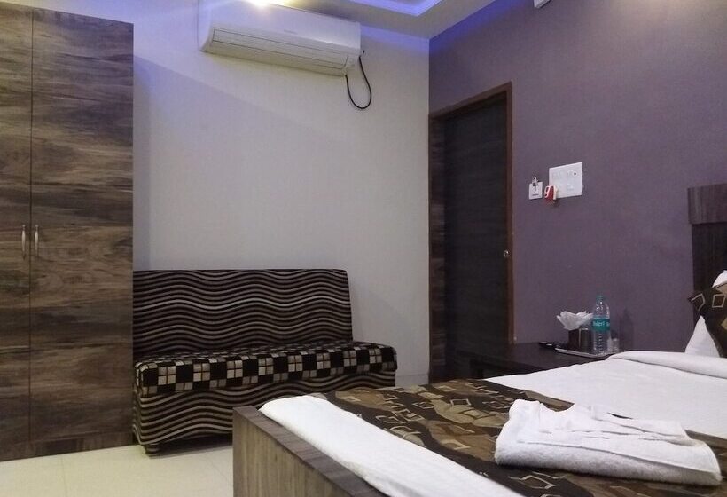 Jk Rooms 128 Hotel Rr