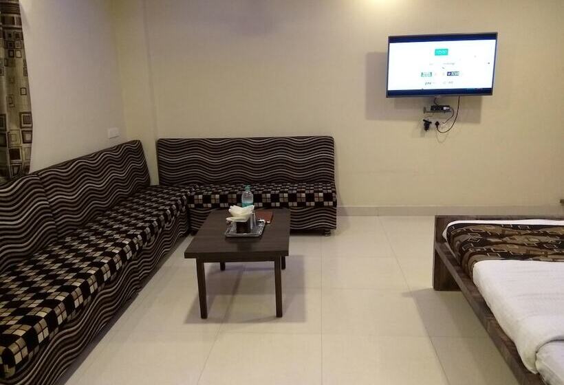 Jk Rooms 128 Hotel Rr