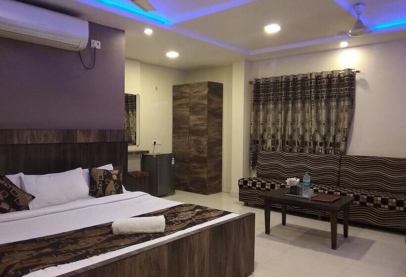 Jk Rooms 128 Hotel Rr