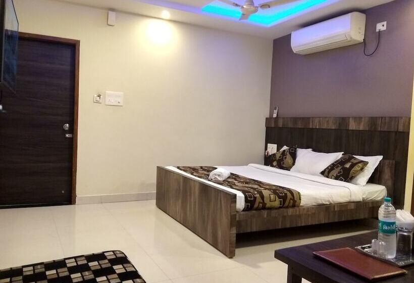 Jk Rooms 128 Hotel Rr