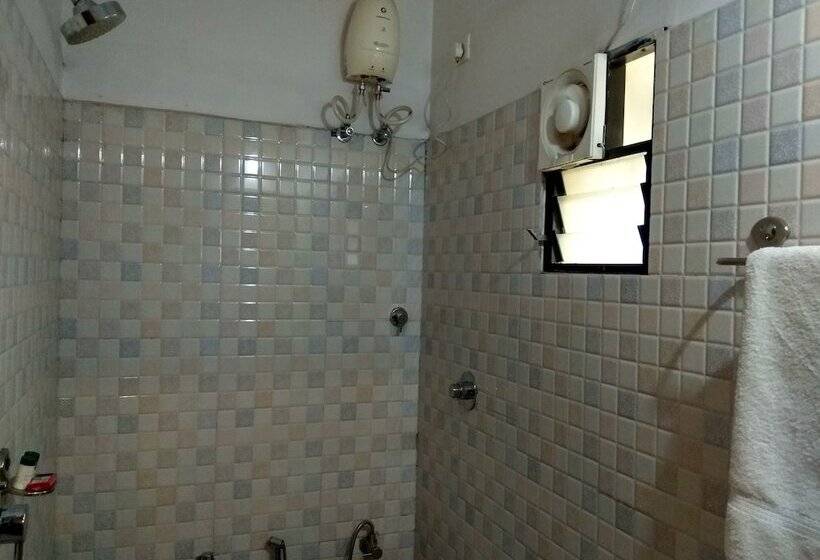 Jk Rooms 128 Hotel Rr