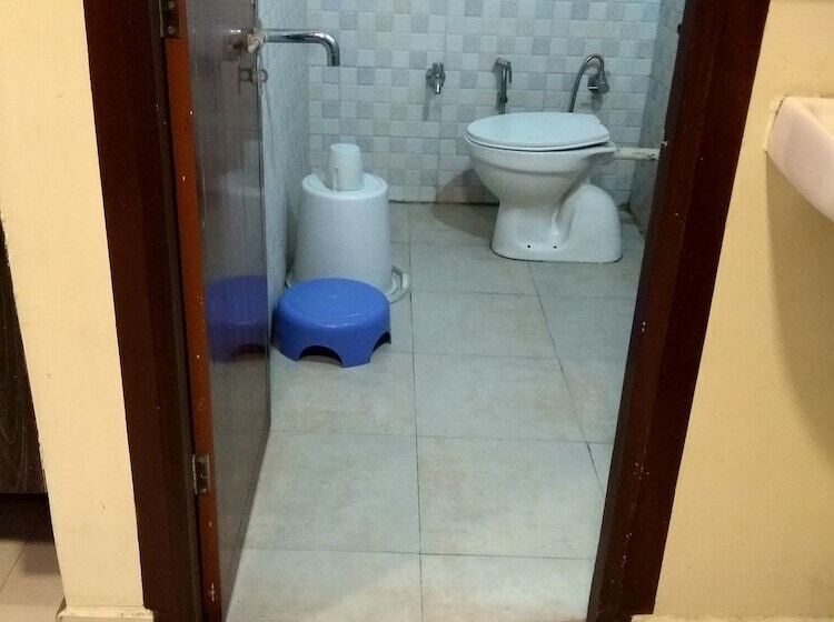 Jk Rooms 128 Hotel Rr