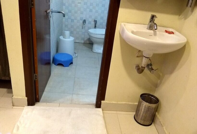 Jk Rooms 128 Hotel Rr