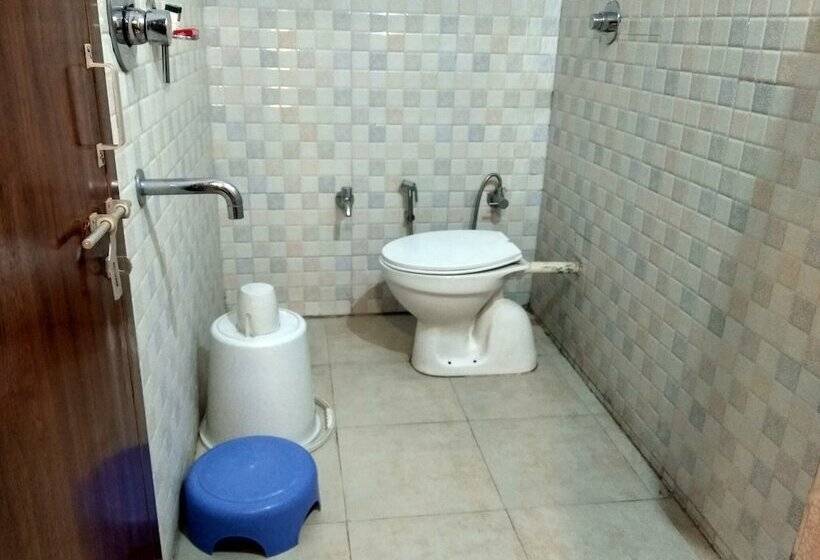 Jk Rooms 128 Hotel Rr