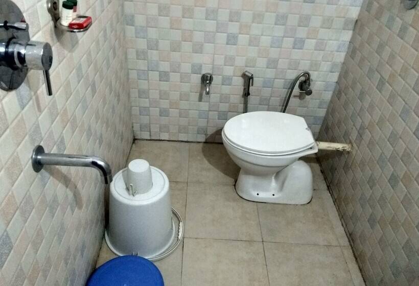 Jk Rooms 128 Hotel Rr