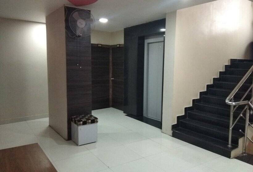 Jk Rooms 128 Hotel Rr